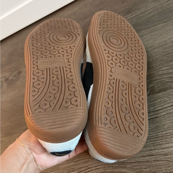 Kids Puma Palermo White and Black Casual Shoes - Picture 7 of 11